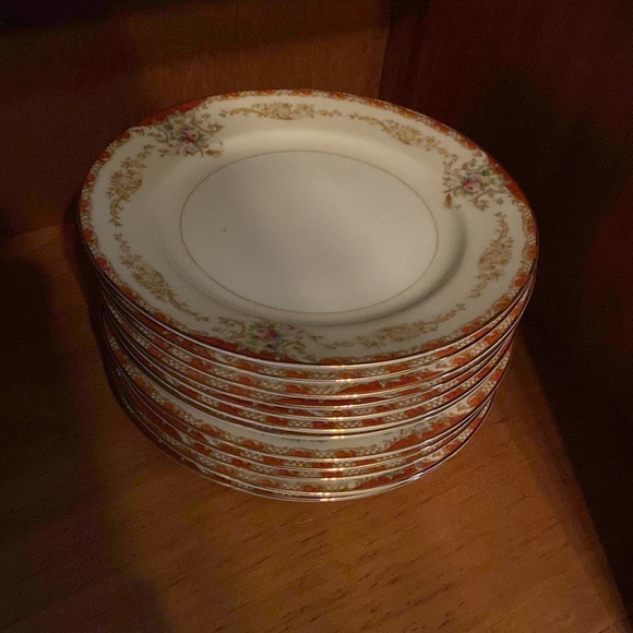 china dinner ware Gold trim n flowered pattern BREAKABLE ONLY LOCAL DELIVERY!!! - Picture 10 of 16